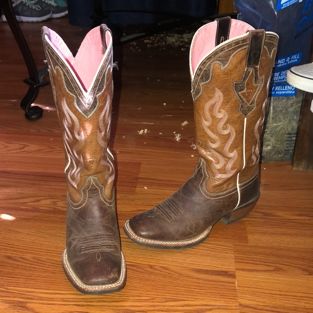 Ariat boots.